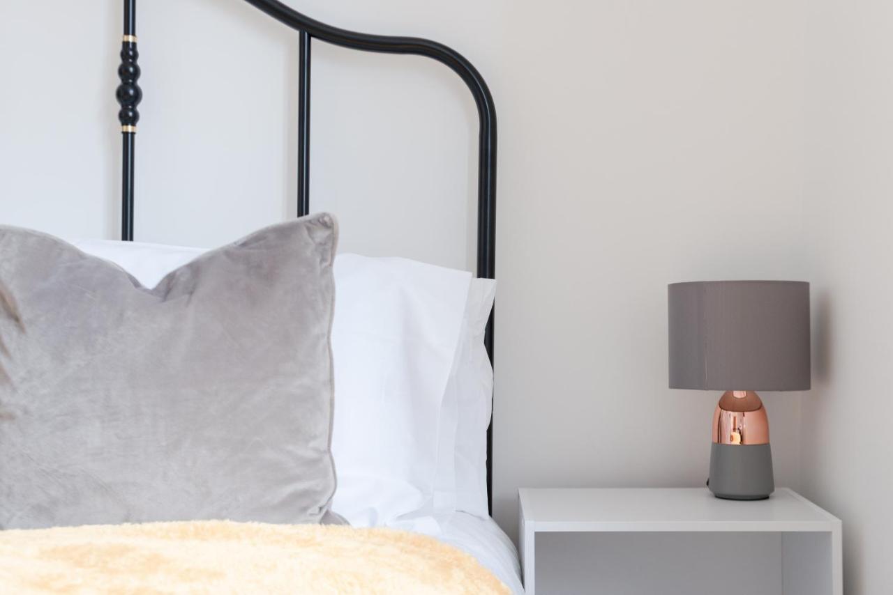 Castle Street - Central Townhouse, Up To 8 Guests Hébergement de vacances *
